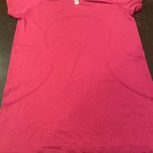 Lulu Lemon Swiftly Tech magenta shirt